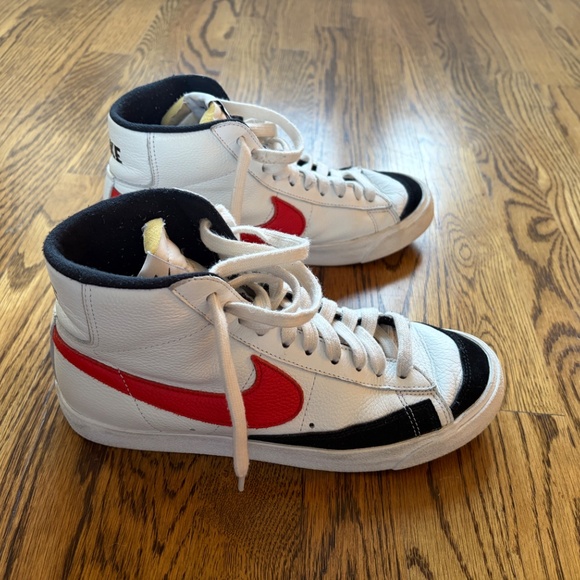 Nike Air Jordan sneakers, size 7 - Picture 3 of 4